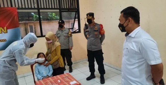 Lakukan Swab Bagi Warga Pemudik Untuk Menekan Penularan Covid-19 Lakukan Swab Bagi Warga Pemudik Untuk Menekan Penularan Covid-19