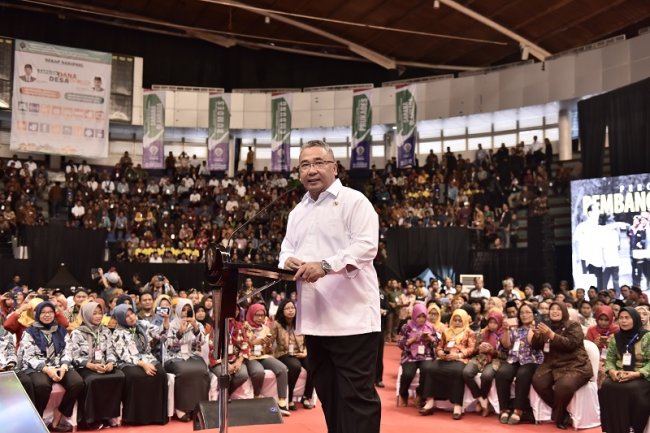 Menteri Eko : Kades Tidak Perlu Takut Gunakan Dana Desa Menteri Eko : Kades Tidak Perlu Takut Gunakan Dana Desa