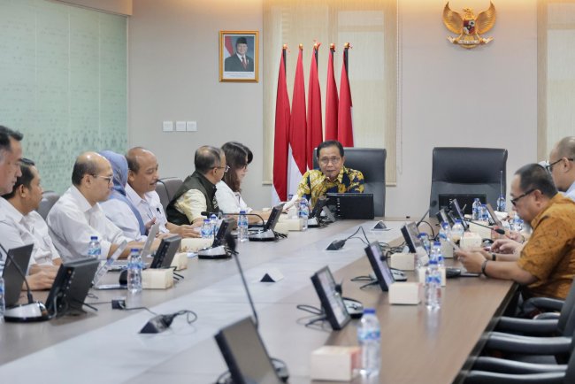 Sekjen Kementerian ATR/BPN Buka Rapat Evaluasi Proyek ILASP: Tekankan Pentingnya Efisiensi dan Akuntabilitas Anggaran Sekjen Kementerian ATR/BPN Buka Rapat Evaluasi Proyek ILASP: Tekankan Pentingnya Efisiensi dan Akuntabilitas Anggaran