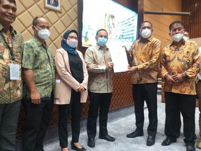 Temui Komisi V DPR RI Bupati Usman Usulkan Pembangunan Infrastruktur di Halmahera Selatan