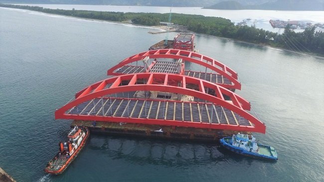 Setelah Tempuh 3.200 Km, Bentang Tengah Kedua Jembatan Holtekamp Tiba di Jayapura