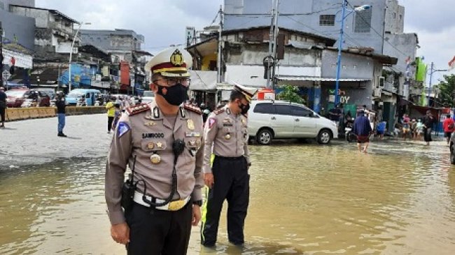 Lalu Lintas di Jalan Jatinegara Barat Dialihkan 