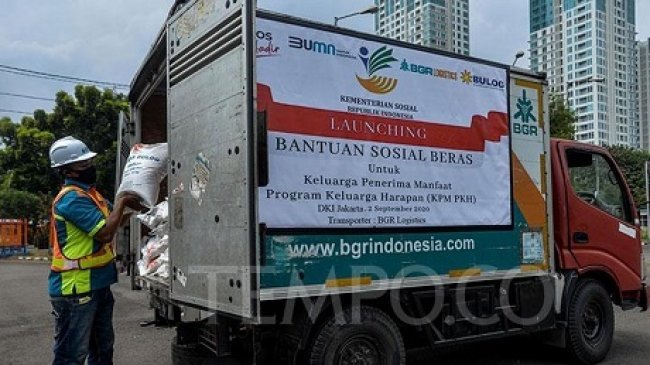 Bulog Dan Kemensos Luncurkan Beras Untuk 10 Juta Keluarga