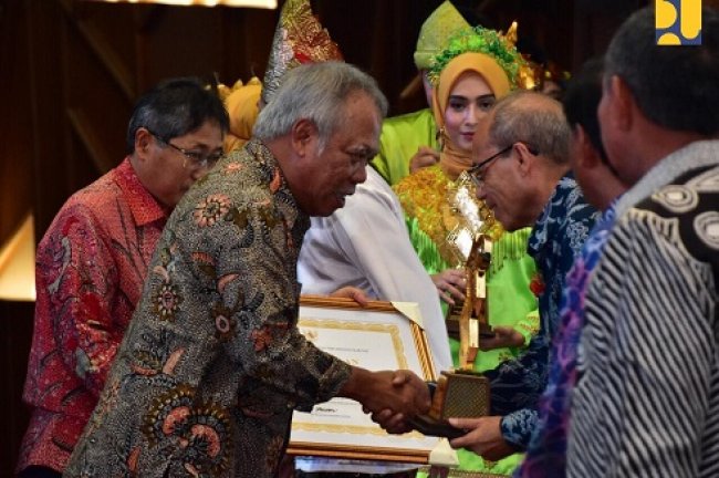  Pemenang Penghargaan PUPR Tahun 2018 Diberikan Bantuan Program Senilai Rp 20 Miliar