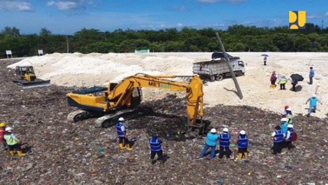  Tinjau Revitalisasi TPA Regional Sarbagita, Menteri Basuki : Daya Tampungnya Sudah Maksimal