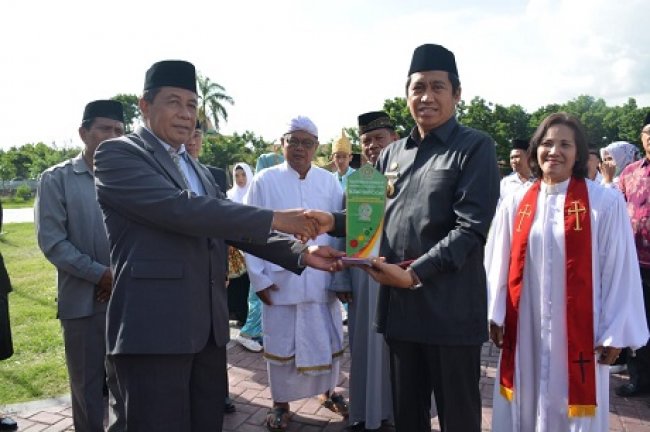 Bupati Banggai Herwin Yatim Jadi Pembina Upacara Peringatan Hari Amal Bhakti ke 74 Kemenag