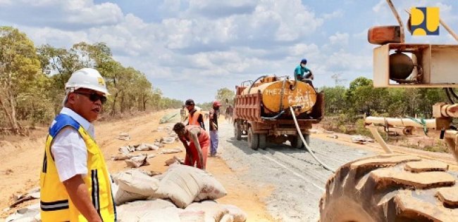 Kementerian PUPR Terus Tingkatkan Kualitas Jalan Perbatasan di Papua