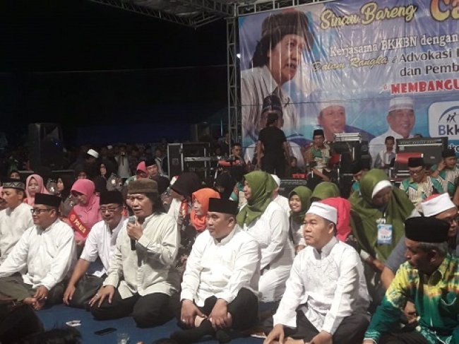 Bersama Cak Nun, BKKBN Kampanye Pendewasaan Usia Perkawinan di Sukoharjo