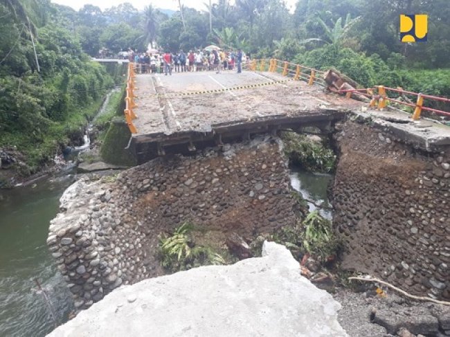 Kementerian PUPR Bangun Jembatan Sementara Pulihkan Lalu Lintas Padang-Bukittinggi