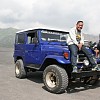 Sensasi Naik Jeep di Lautan Pasir Bromo 