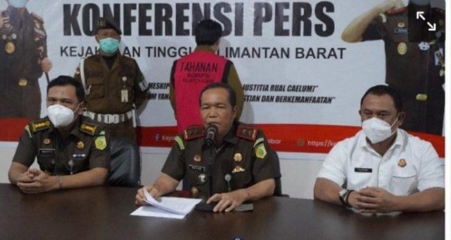 Kejati Kalbar Sita Uang Tunai Senilai Tiga Milyar