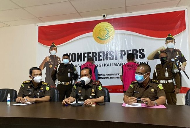 Tetapkan 2 Tersangka Korupsi Pemberian Fasilitas Kredit Pengadaan Barang dan Jasa 