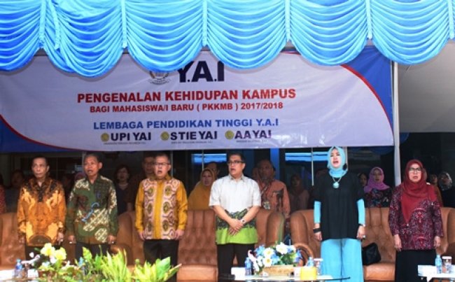 Ketua  Yayasan YAI Julius Sjukur Rektor Universitas Persada Indonesia YAI Yudi Julius 