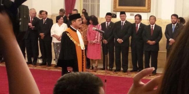 Terpilih sebagai Ketua MA, Hatta Ali Ucapkan Sumpah di Hadapan Presiden hatta ali ma sumpah