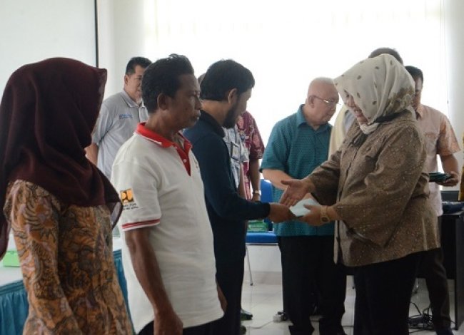 Kementerian PUPR Serahkan Bantuan Kepada Pegawai PUPR Korban Gempa di NTB