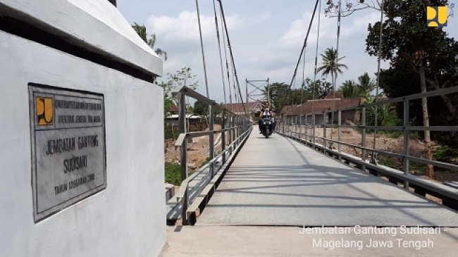 Jembatan Gantung Gerakkan Roda Ekonomi di Desa dan Menjadi Objek Wisata Baru