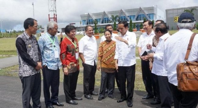 Presiden Jokowi Minta Bandara Silangit Diperbesar