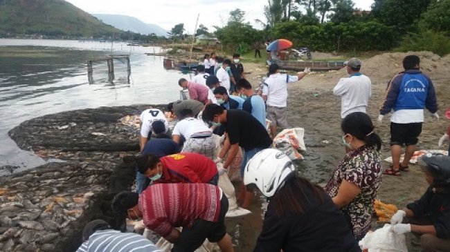 KKP Terjunkan Satgas Tangani Kematian Ikan di Danau Toba