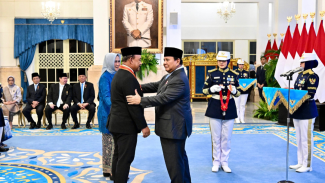 Kepala BGN Dianugerahi Bintang Mahaputera Utama oleh Presiden Prabowo