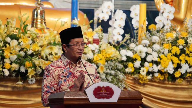 Menag Sampaikan Ajaran Buddha Relevan dalam Menghadapi Perkembangan Jamna di Asalha Mahapuja 2025