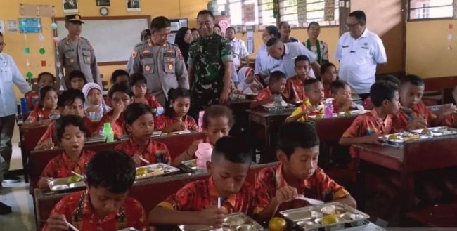Sejuta Harapan di Setiap Suapan, 1.021 Siswa Biak Nikmati Makan Bergizi Gratis