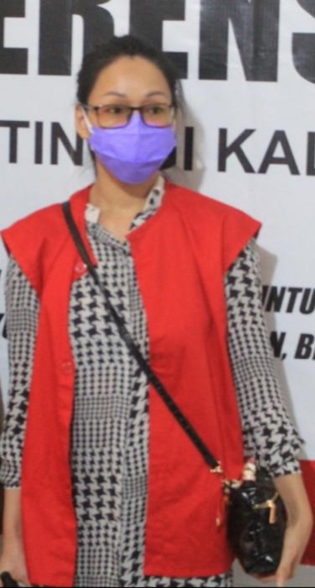 Lili Pasrah Ditangkap Tim Tabur Kejati Kalbar masyhudi