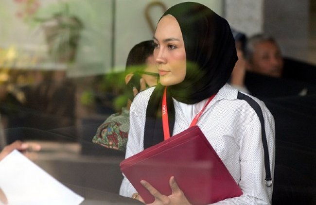 kpk Steffy Burase Irwandi Yusuf 