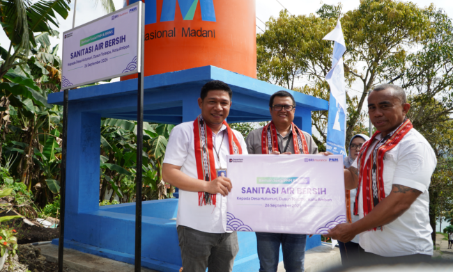 Tingkatkan Kehidupan Warga Pesisir Toisapu, PNM Bangun Akses Air Bersih