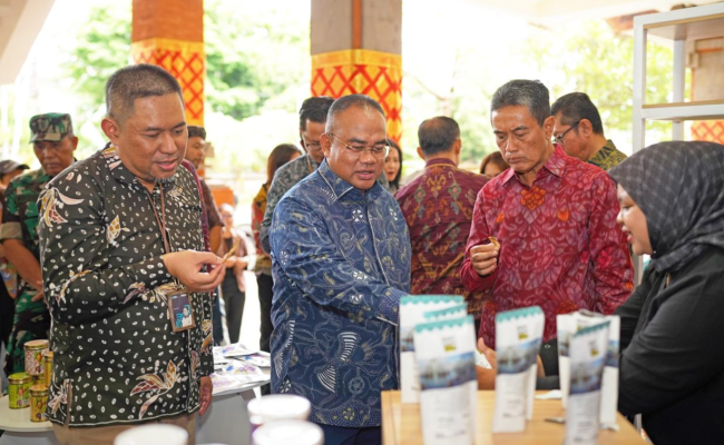 PNM Bersama MES Dorong Usaha Ultra Mikro Naik Kelas Lewat Produk Halal