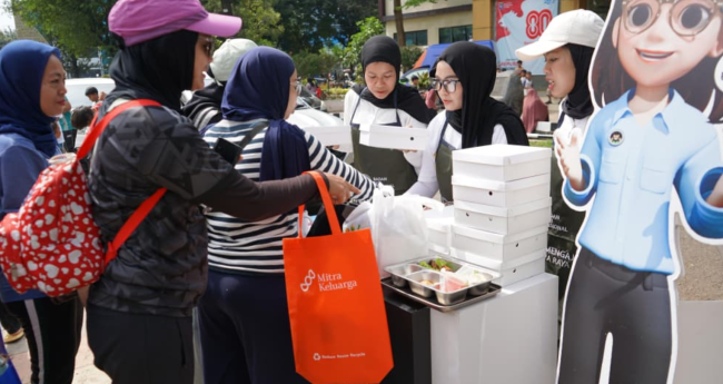 Rasakan Langsung Menu MBG, Warga Padati Kegiatan BGN di CFD Depok