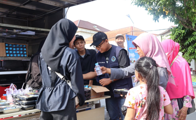 Showcase MBG di CFD Solo, Ribuan Warga Antre Cicipi Menu Bergizi