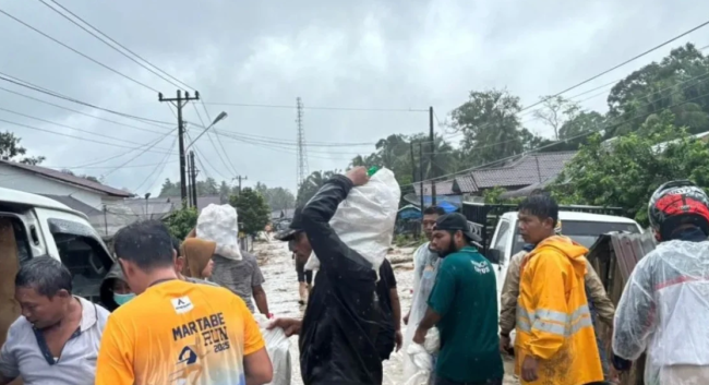 BGN Salurkan 1.591 Paket MBG untuk Korban Banjir dan Longsor di Sumatera Utara