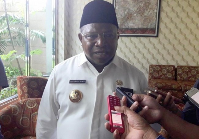 Bupati Merauke, Frederikus Gebze
