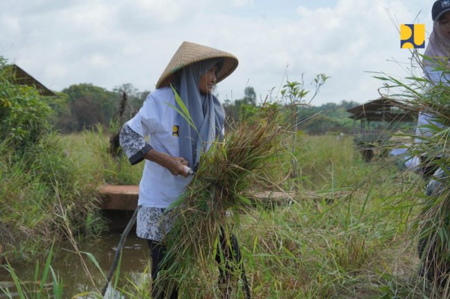 Semarak HUT Ke-80 RI, Kementerian PU Libatkan Masyarakat Dalam Irigasi, Jalan Nasional, dan Sampah Lingkungan