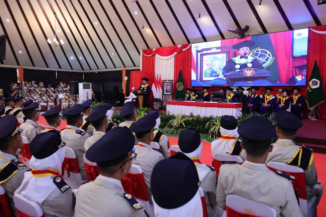 Menteri Nusron Wisuda 624 Taruna/i STPN, Dorong Kontribusi Nyata di Dunia Agraria