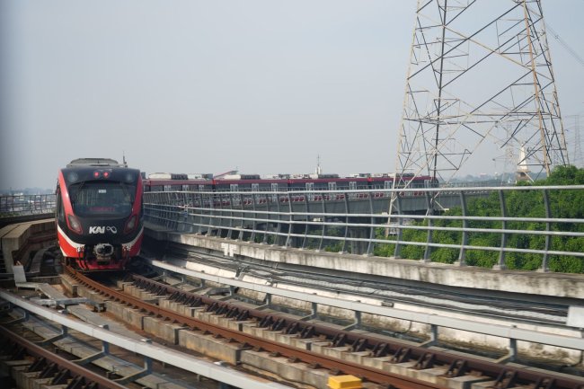 LRT Jabodebek Sempat Terganggu Persinyalan, KAI Pastikan Layanan Kembali Normal