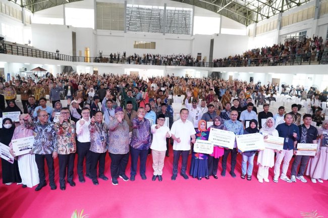 Festival UMKM NTB: Menko Pemberdayaan Masyarakat dan Kementerian UMKM Perkuat Legalitas Nasabah PNM