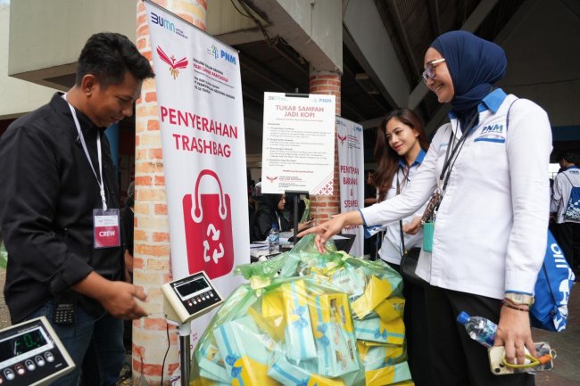 Melalui Bank Sampah, Langkah Nyata PNM Dukung Kelestarian Lingkungan