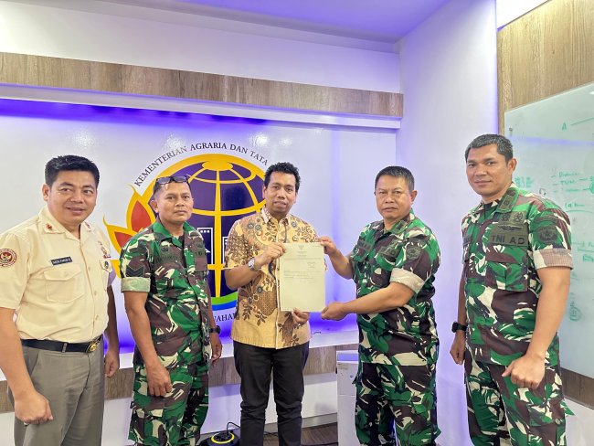 Amankan Aset Pemerintah, Kantor Pertanahan Jakarta Timur Serahkan Sertipikat Elektronik Aset KOPASSUS