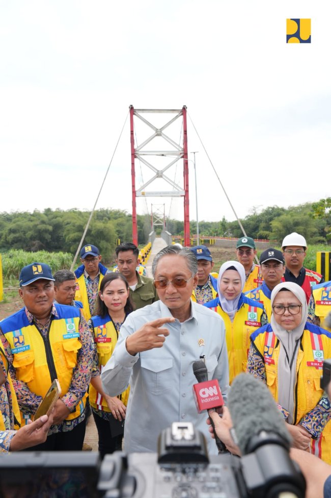 Menteri Dody: Manfaat Infrastruktur Kerakyatan Jembatan Gantung Babakan Losari Lor, Langsung Dirasakan Masyarakat
