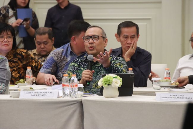 Dirjen Tata Ruang ATR/BPN Pimpin Rapat Linsek RTRW Sulawesi Utara 2025-2044