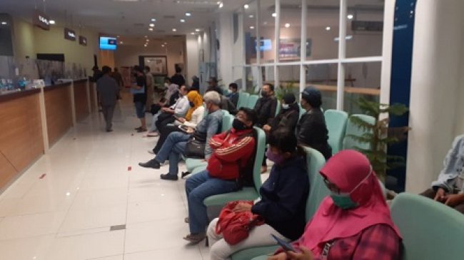 Kanit Samsat Kelapa Dua, AKP Resi Ratuleni.