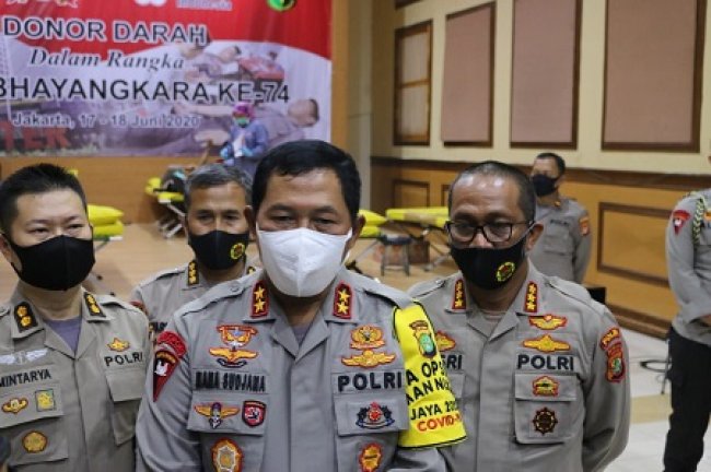 Memaknai Hari Bhayangkara ke-74 Tahun 2020 Polda Mtero Jaya Donor Darah Ke PMI Dalam rangka hari Bhayangkara ke-74 Tahun 2020, Bidang Kedokteran dan Kesehatan (Biddokkes) Polda Metro Jaya bekerja sama dengan PMI Provinsi DKI Jakarta mengadakakan kegiatan kemanusiaan Donor darah.
