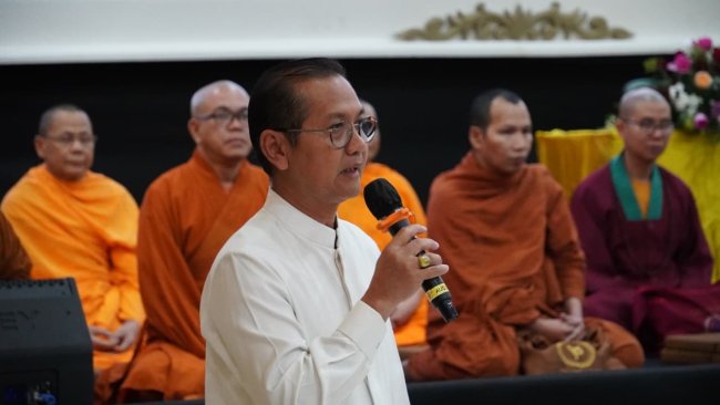 Ribuan Umat Buddha Panjatkan Doa Bersama untuk Kesejahteraan dan Kedamaian Bangsa