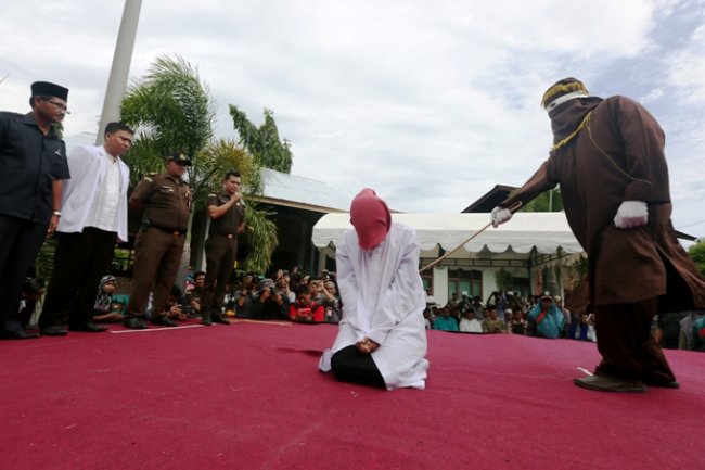 ICJR Minta Presiden Jokowi Hapus Hukuman Cambuk di Aceh cambuk aceh icjr qanun