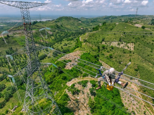 TOP! PLN Kembali Pertahankan Posisi Puncak Sektor Utilitas Fortune Southeast Asia 500