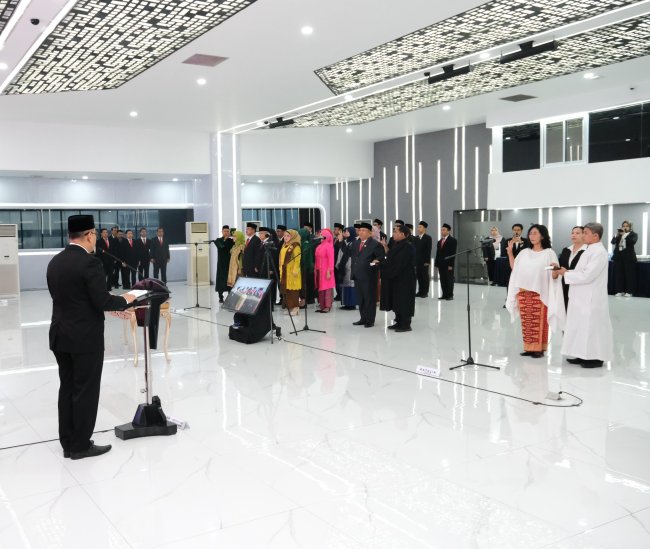 Wamen Ossy Lantik Pejabat Struktural dan Fungsional Kementerian ATR/BPN