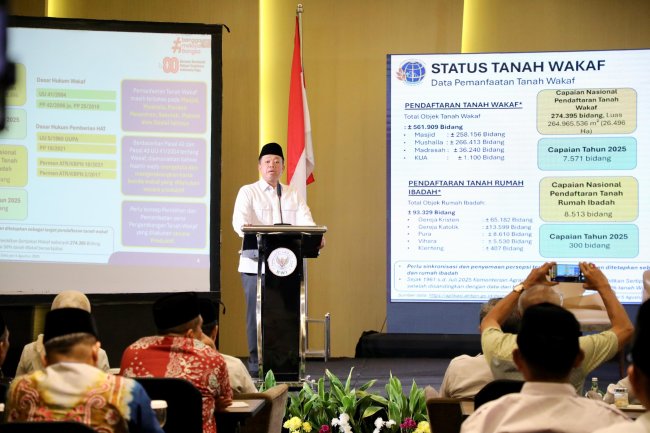 Jadi Pembicara di Rakernas BWI, Menteri Nusron Tegaskan Target Sertipikasi Wakaf hingga 2028