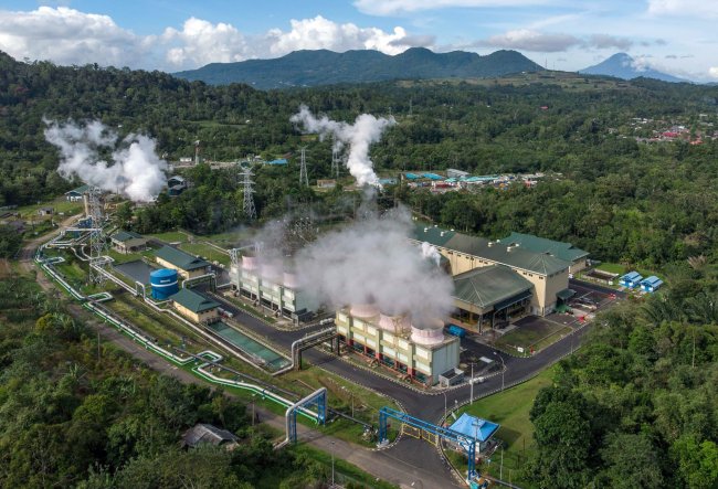 Diinisiasi Danantara, PLN – Pertamina Teken Kerja Sama Pengembangan Energi Panas Bumi Nasional