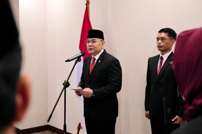 Lantik Pejabat Fungsional, Wamen Ossy Harapkan Peran Dosen Lektor dalam Transformasi STPN